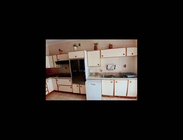 3 BEDROOM HOUSE FOR SALE IN KENSINGTON